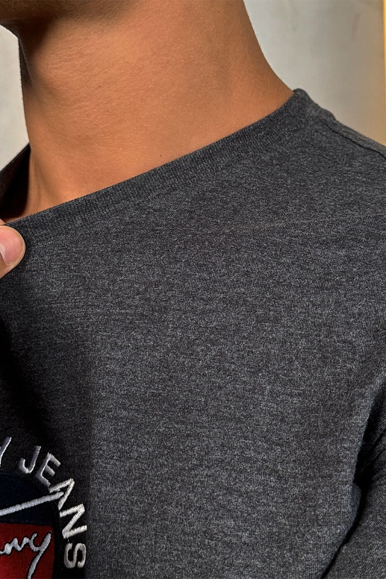 Серая мужская футболка Tommy Hilfiger New York City