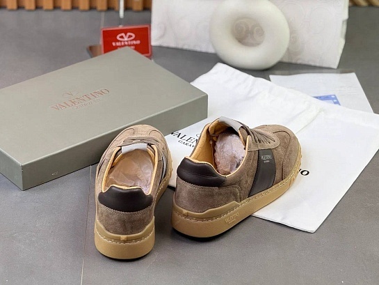 Замшевые кроссовки Valentino Upvillage - Beige