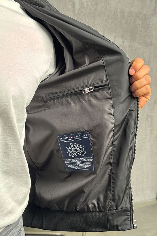 Мужская ветровка Tommy Hilfiger чёрного цвета