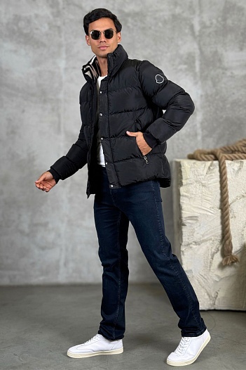 Куртка чёрного цвета Moncler logo-patch   