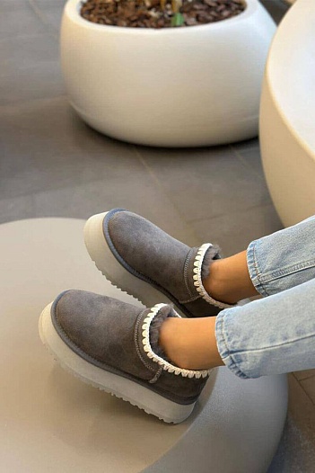 Женские зимние слиперы с мехом UGG Tasman