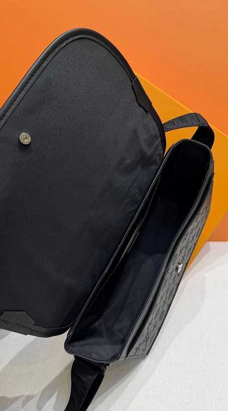 Кожаная сумка Louis Vuitton Courrier Messenger 37x27x12 см