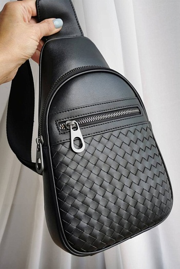 Кожаная чёрная сумка Bottega Veneta 28x18 см   