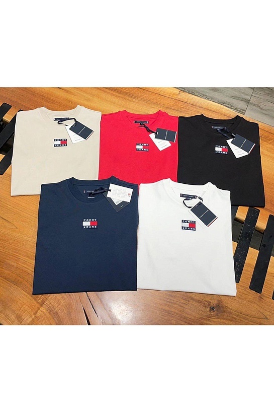 Футболка красного цвета Tommy Hilfiger classic badge