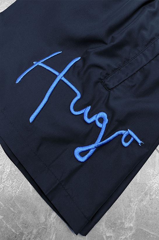 Мужские тёмно-синие шорты Hugo Boss Dugo logo-embroidered