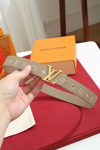 Бежевый кожаный ремень Louis Vuitton   