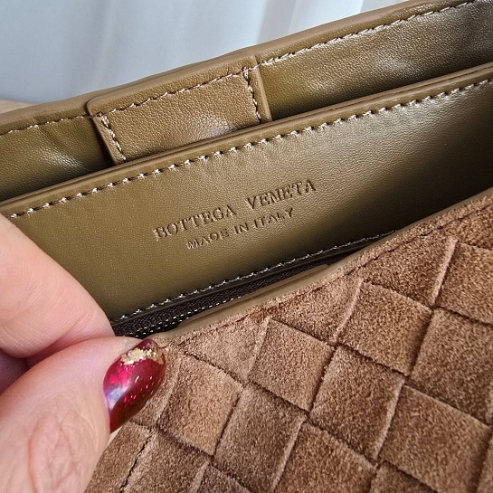 Замшевая сумка Bottega Veneta 30x23 см