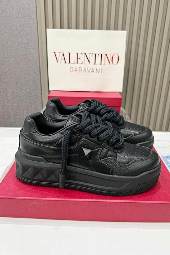 Кожаные кроссовки Valentino One Stud XL - Black