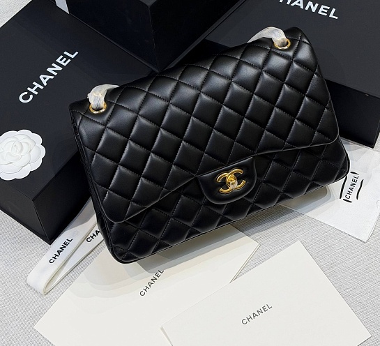 Кожаная сумка Chanel Classic Flap premium 30x20x9 см (8 расцветок)