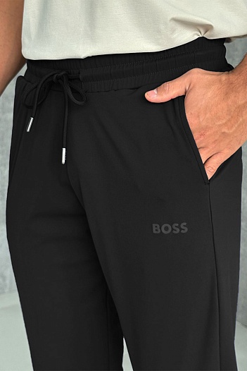 Спортивные штаны Hugo Boss чёрного цвета   