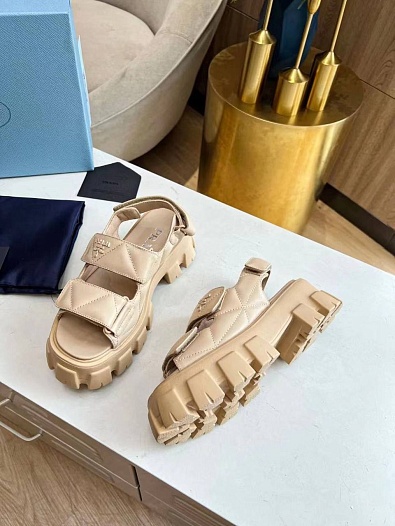 Женские кожаные сандалии Prada Monolith   