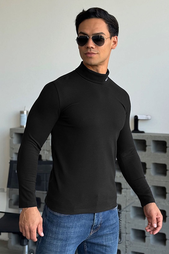 Утеплённая водолазка Moncler чёрного цвета