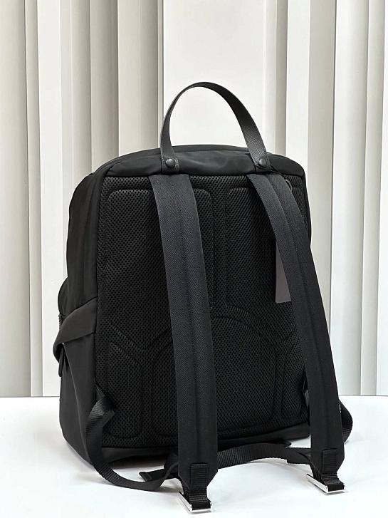 Нейлоновый рюкзак Prada Premium 39x39x17 см