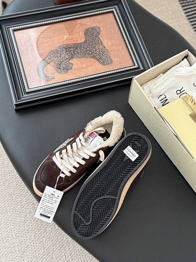 Женские кроссовки с мехом Golden Goose   