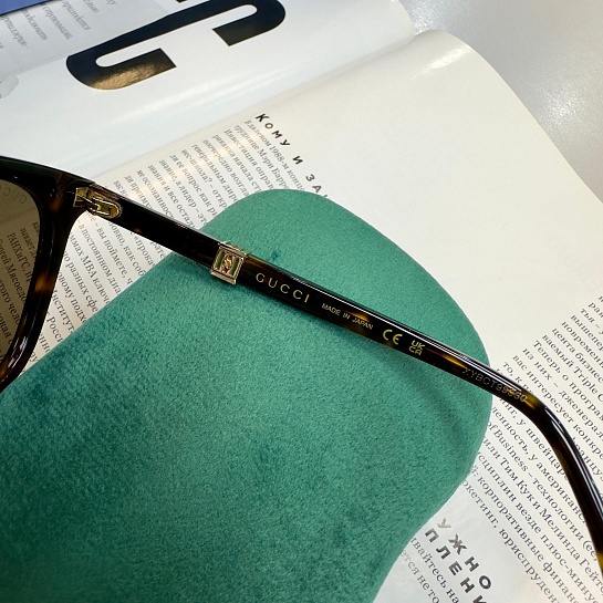 Солнцезащитные очки Gucci GG logo