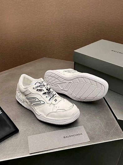 Женские кожаные кроссовки Balenciaga Hamptons Worn-Out premium   