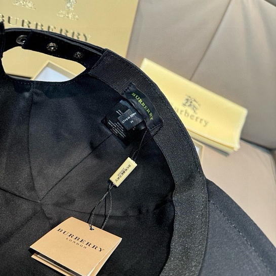 Бейсболка чёрного цвета Burberry premium