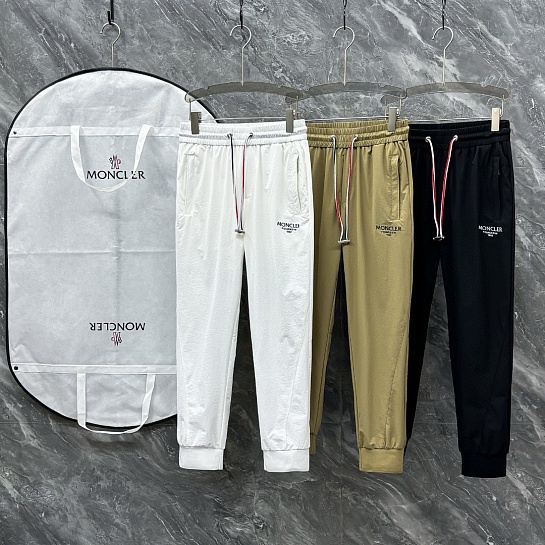 Мужские штаны чёрного цвета Moncler Premium