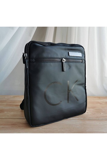 Мужская чёрная сумка Calvin Klein 27x23 см   