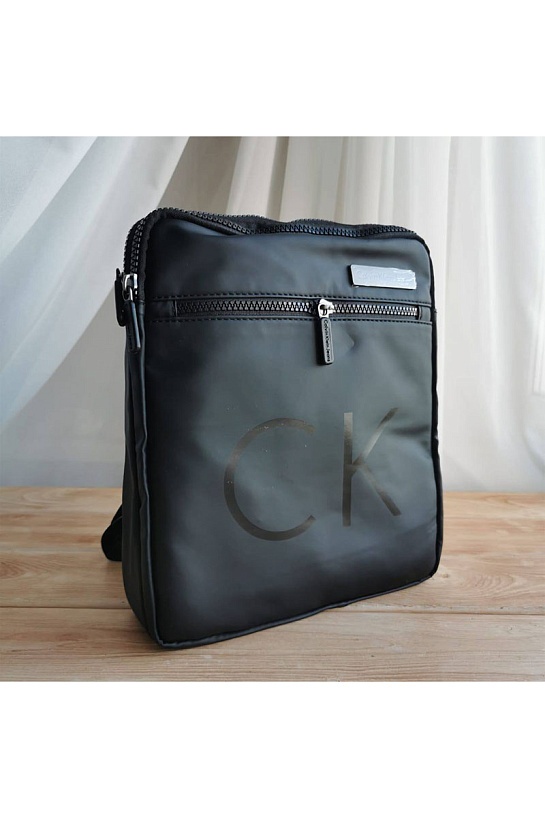 Мужская чёрная сумка Calvin Klein 27x23 см