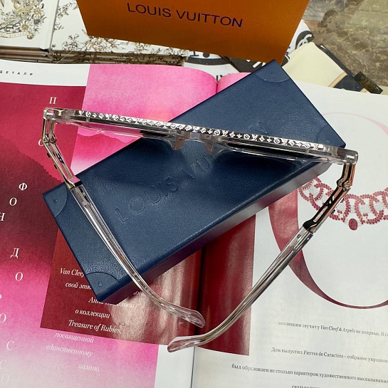 Солнцезащитные очки Louis Vuitton с прозрачной оправой