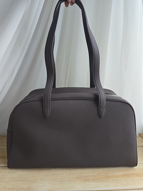 Кожаная сумка Celine Triomphe 44x26 см