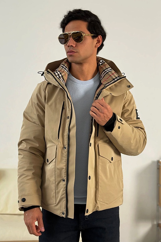 Бежевый пуховик Burberry London England logo-patch