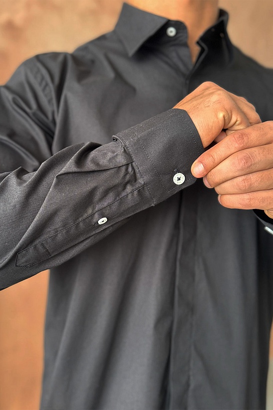 Мужская чёрная рубашка Hugo Boss logo-embroidered
