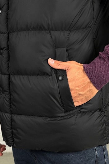 Чёрный жилет Hugo Boss    