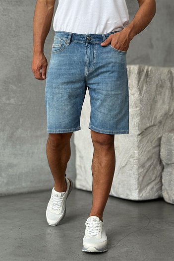 Светло-синие джинсовые шорты Hugo Boss relaxed fit   