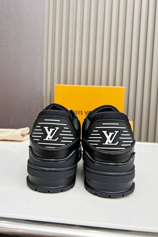 Кожаные кроссовки Louis Vuitton Trainer Monogram - Black