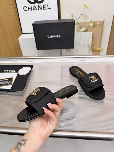 Женские кожаные шлёпанцы Chanel premium   