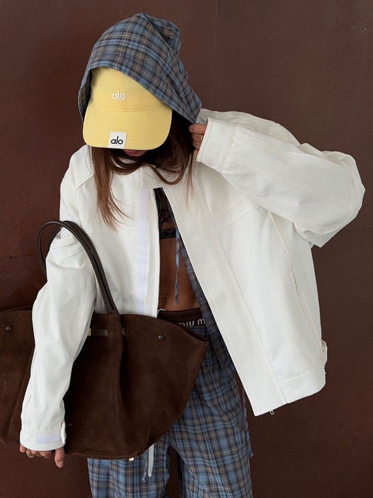 Женская куртка белого цвета Balenciaga