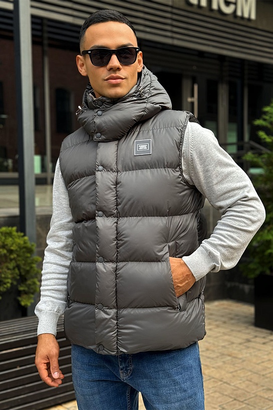 Жилет серого цвета Burberry London England logo-patch