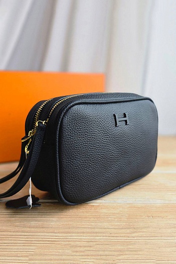 Женская чёрная сумка Hermes 20x15 см   