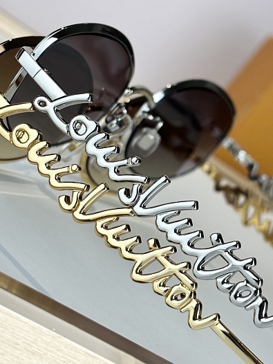 Солнцезащитные очки Louis Vuitton Script Metal Round   