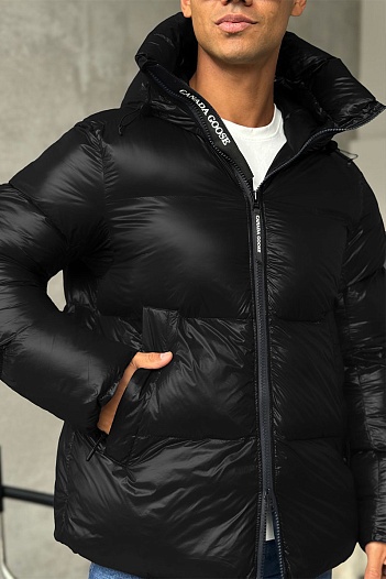 Мужской чёрный пуховик Canada Goose logo-patch   