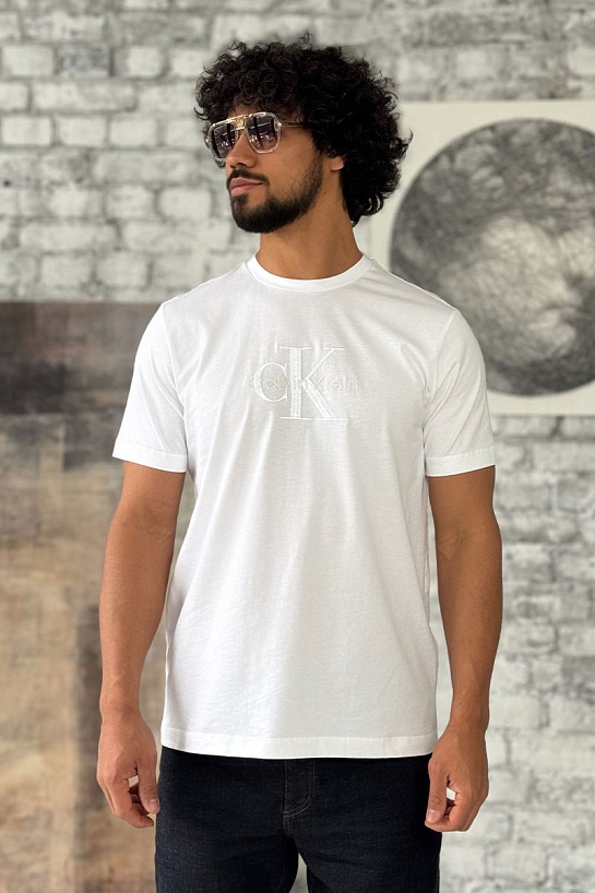 Футболка белого цвета Calvin Klein embroidered-logo