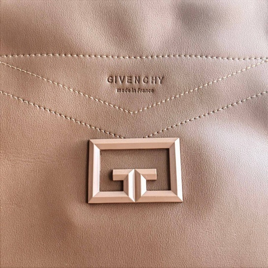 Женская кожаная сумка Givenchy ID93 30x20 см