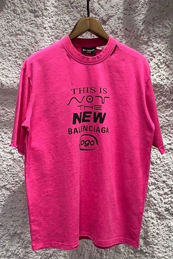 Розовая оверсайз футболка Balenciaga с рваной отделкой   