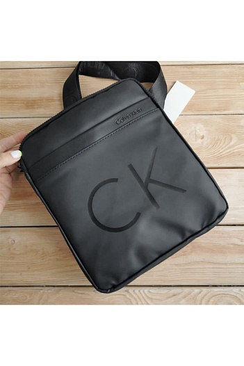 Мужская чёрная сумка Calvin Klein 27x23 см   