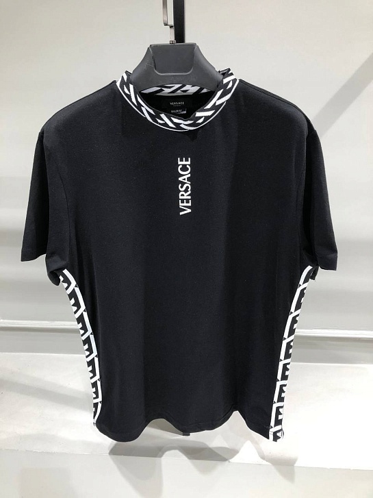 Чёрная мужская футболка Versace La Greca trim