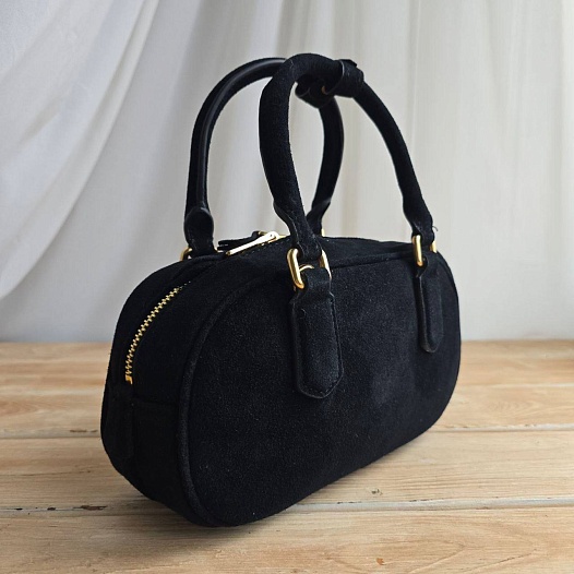 Замшевая чёрная сумка MIU MIU 23x13 см   