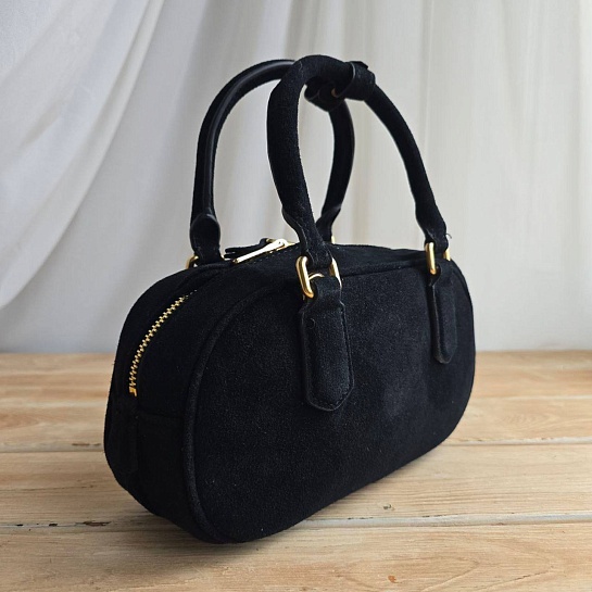 Замшевая чёрная сумка MIU MIU 23x13 см