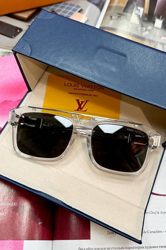 Солнцезащитные очки Louis Vuitton с прозрачной оправой