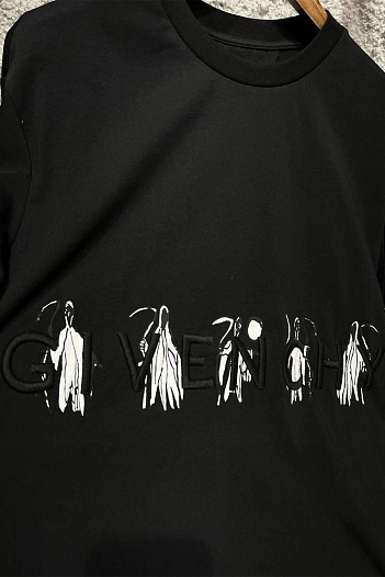 Чёрная оверсайз футболка Givenchy embossed logo   