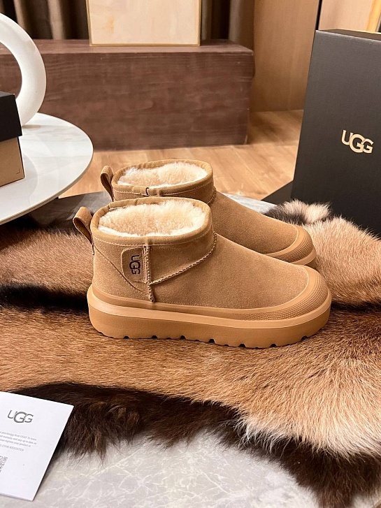 Женские замшевые ботинки UGG Classic Mini Hybrid - Chestnut