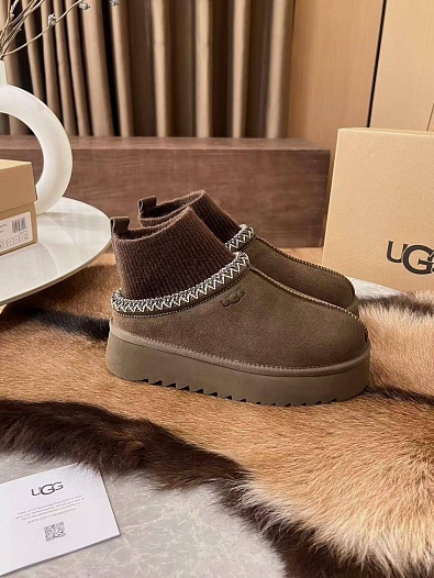 Женские ботинки UGG Classic Mini Cresent - Chocolate   