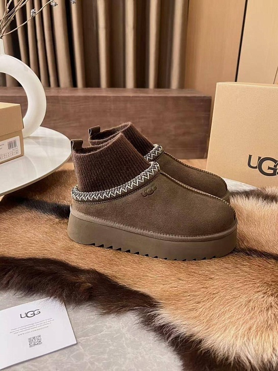 Женские ботинки UGG Classic Mini Cresent - Chocolate