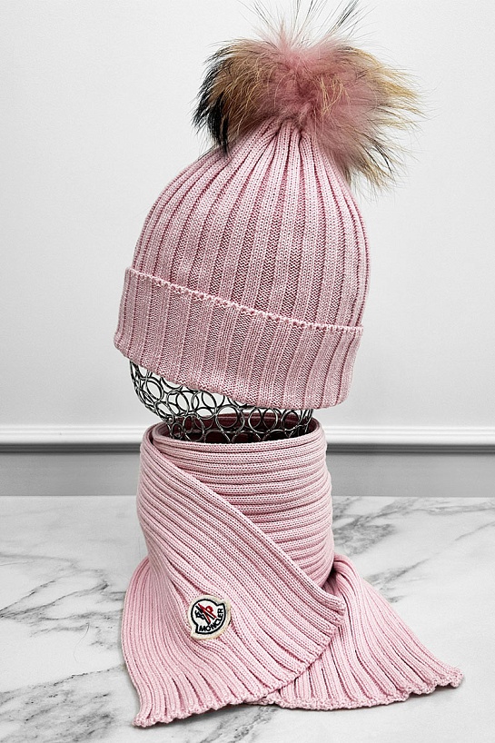 Комплект из шапки и шарфа розового цвета Moncler logo-patch